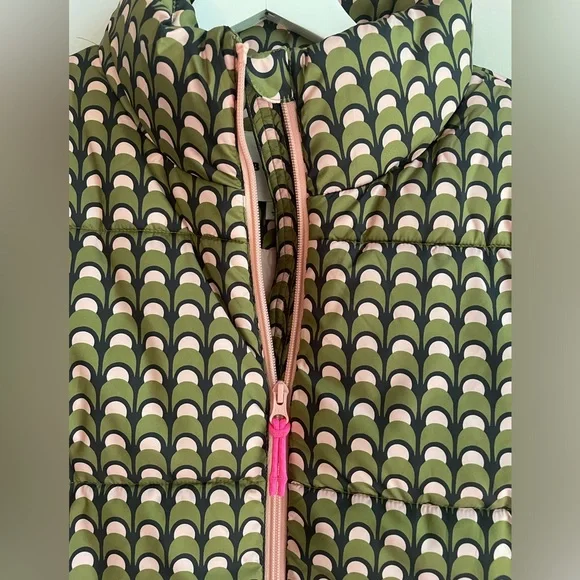 Like New Boden Fife Quilted Vest Pink and Green Geometric Vest Size 10 - Picture 4 of 12